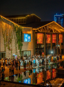 <b>从体验供给者改变为意义促发</b>